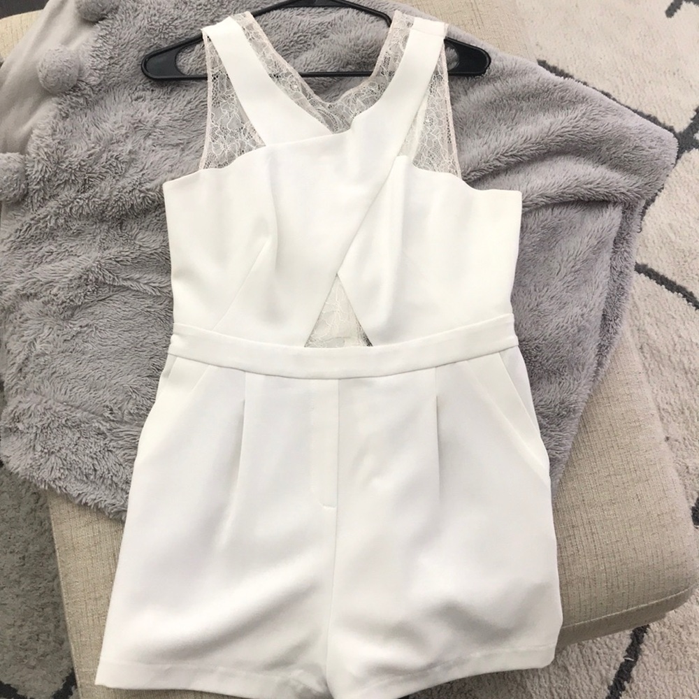 Brand BCBG new white romper size M